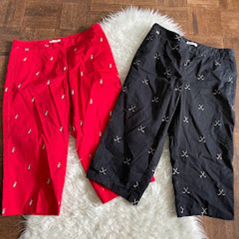 Liz Golf 10 Lot of 2 Pairs Cathren Cropped Pants Red Black Embroidered